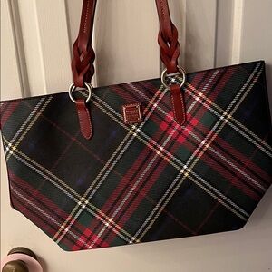 Dooney &Bourke plaid large tote/purse